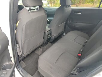 Predám havarovanú Toyota Corolla Cross 2.0 benzin+Hev 112 kW - 9