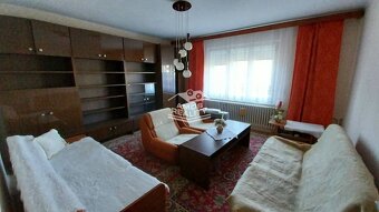 Rodinný, rozľahlý pozemok 712 m2, Sološnica, okres Malacky + - 9