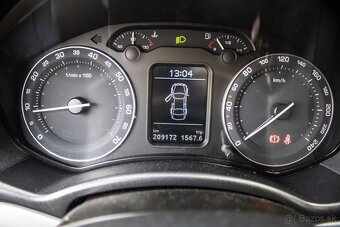 Škoda Octavia Combi 2.0FSI 4x4 Scout - 9