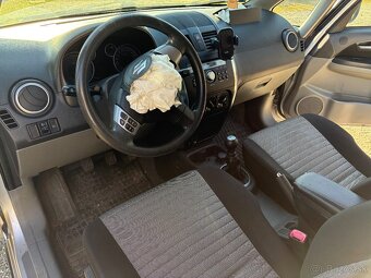 Predam na diely Suzuki Sx4 2010 - 9