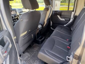 Jeep Wrangler 2.8 CRD Sahara A/T - 9