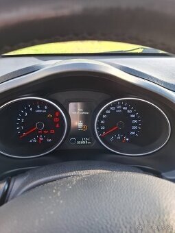 KIA SPORTAGE 2.0 CRDI 4WD - 9