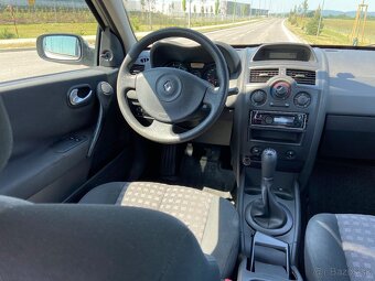 RENAULT MEGANE 1.4i 16V - 9