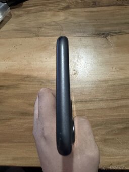 Predám Apple IPhone 11 128GB Black bežné Známky - 9