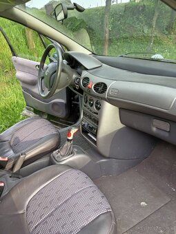 Mercedes A - 9