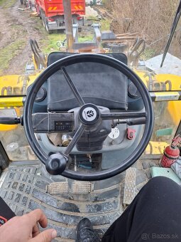 NEW HOLLAND B115 - 9