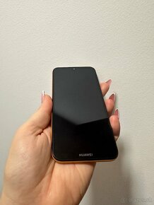 málo používaný mobil Huawei Y5 v top stave - 9