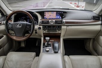 Lexus LS 600h L, 290 kW, automat, 2013, hybrid - 9