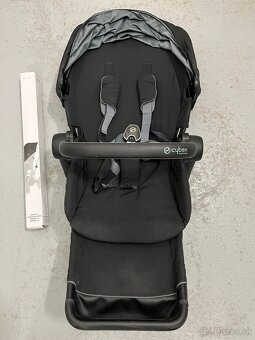 Cybex Priam Platinum Matt Black s bohatou výbavou - 9