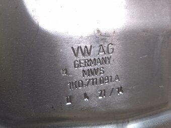 kulisa radenia Superb 2, Octavia 2 - 9