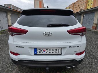 HYUNDAI TUCSON 2,0 CRDI 4WD - 9