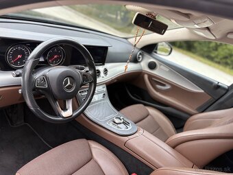 Mercedes-Benz E220d Sedan - 9