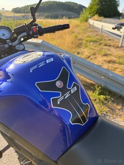 Yamaha fz08 - 9