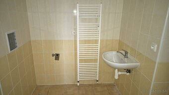 Veľký 2 - izbový byt s garážou v obci KURIMA - 9