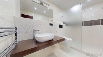 Luxusný 5i. RD, 3x kúpeľňa, garáž, KLÍMA, Vavrinecká ul. TOP - 9