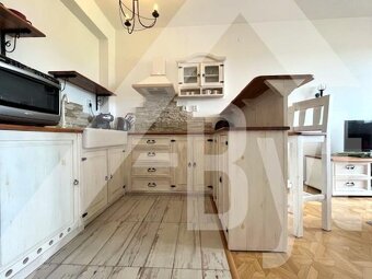 KOMPLET ZARIADENÝ VEĽKÝ APARTMÁNOVÝ BYT S VÝHĽADOM NA TATRY - 9