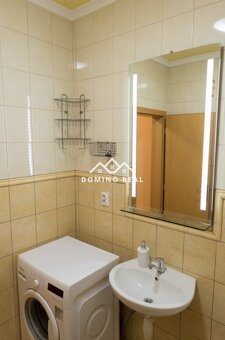 útulná garzónka v tichej časti - 9