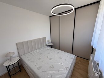 Dizajnový 2-izbový byt / parking / balkón - 9