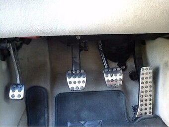 Mercedes športové/hlinikové nášľapy pedálov AMG look BA - 9