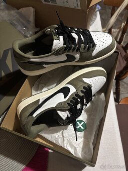 Nike Air Jordan 1 Retro Low Medium Olive - 9