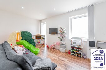 5 izbový rodinný dom v krásnom prostredí, obec Trsťany - 9