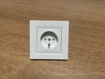 Vypínače a zásuvky Asofra - 9