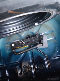 Ford fiesta 1.25 benzín - 9