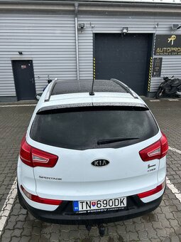 Automobil KIA Sportage 2.0 CRDi VGT 4WD EX A/T - 9