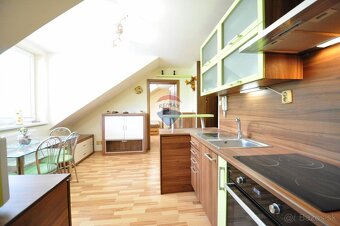 Na predaj, 2-izbový podkrovný byt – Vysoké Tatry, Horný Slav - 9