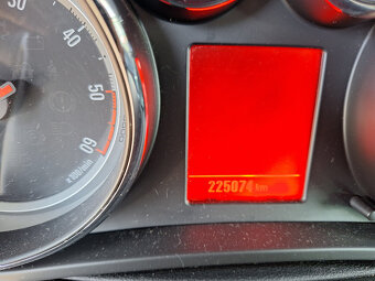 Opel Zafira Tourer 2.0 CDTi ECOTEC 130k Cosmo - 9