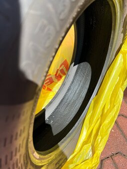 4 letné pneumatiky Continental 215/55 R17 – 2 rôzne páry - 9