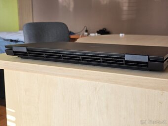 OMEN 17-ck2003 - 17" 240Hz 1440p, RTX 4090, i-9 13900HX - 9