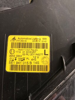 Skoda Octavia iii predne xenonove svetla - 9