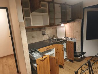 Predám lacno peknú kuchynskú linku so sporákom, stolom - 9