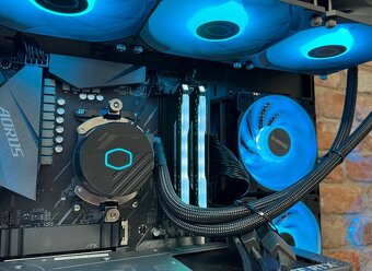Ryzen 7 5800X3D\32GB\RTX 4070Ti\SSD\1000W Zdroj - 9