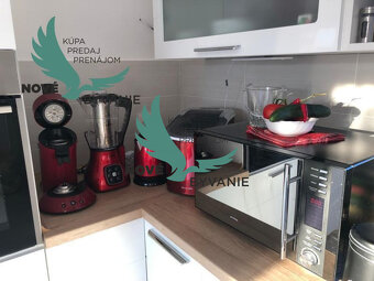 Na predaj apartmán so strešnou terasou len 80m od mora, výhľ - 9