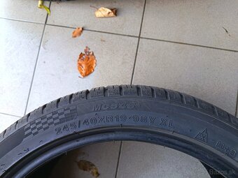 celoročne pneu 245/40 R19 - 9