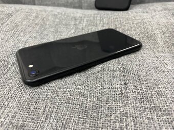iPhone SE 2020 64GB (plne funkčný) - 9