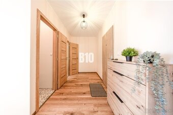 REZERVOVANÉ Moderný 1-izbový byt s panoramatickým výhľadom - 9