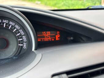 Toyota Verso - 9