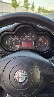 Alfa romeo 147 - 9