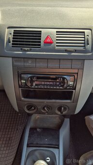 Fabia 1.2 40kW rv2005 modra - 9