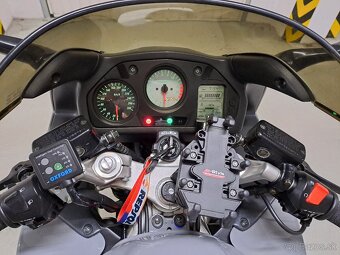 Honda vfr800fi - 9