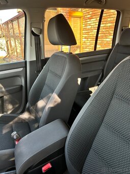 Volkswagen Touran 2.0 TDI BlueMotion Technology Comfortline - 9