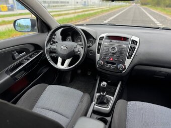 Kia Ceed 1.4 16V Exclusive Nová STK - 9