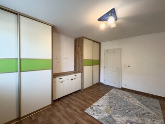 Veľký 4 izbový rodinný dom s bazénom, Krásno - Partizánske - 9