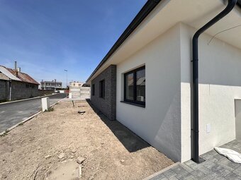 ZĽAVA 5.000 EUR IBA V JÚNI SKOLAUDOVANÝ 3 IZBOVÝ DOM - 9