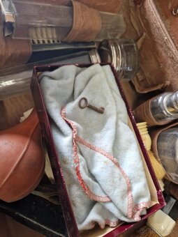 Starožitný kufrík na holenie strihanie - 9