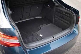 Škoda Superb 2.0 TDI DSG Style / V ZÁRUKE / - 9