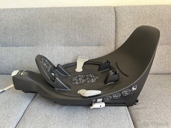 Cybex vajíčko a základna isofix - 9